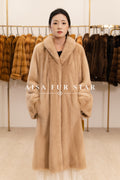 Manteau long en vison chaud couleur camel à col châle